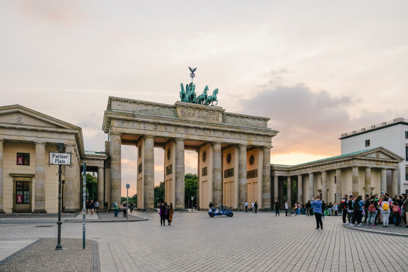 Berlino, passa il referendum per espropriare le case sfitte delle società immobiliari